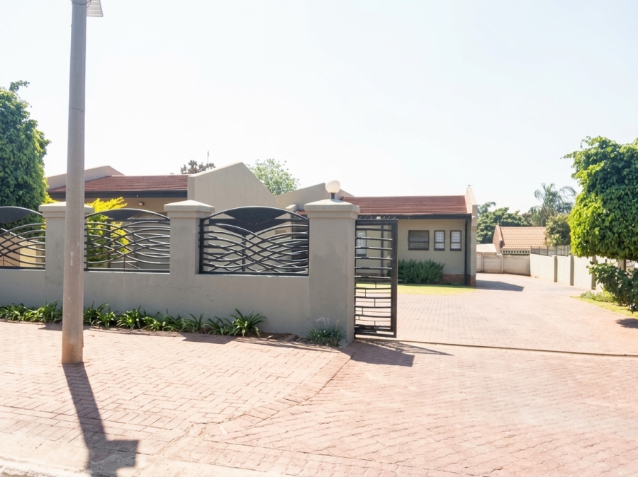 To Let 3 Bedroom Property for Rent in Geelhoutpark North West
